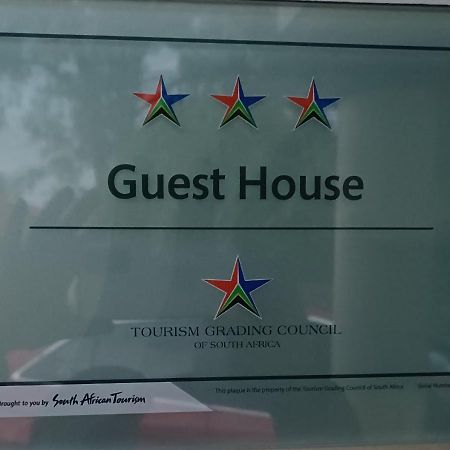Lala Poa Guest House Klerksdorp Bagian luar foto