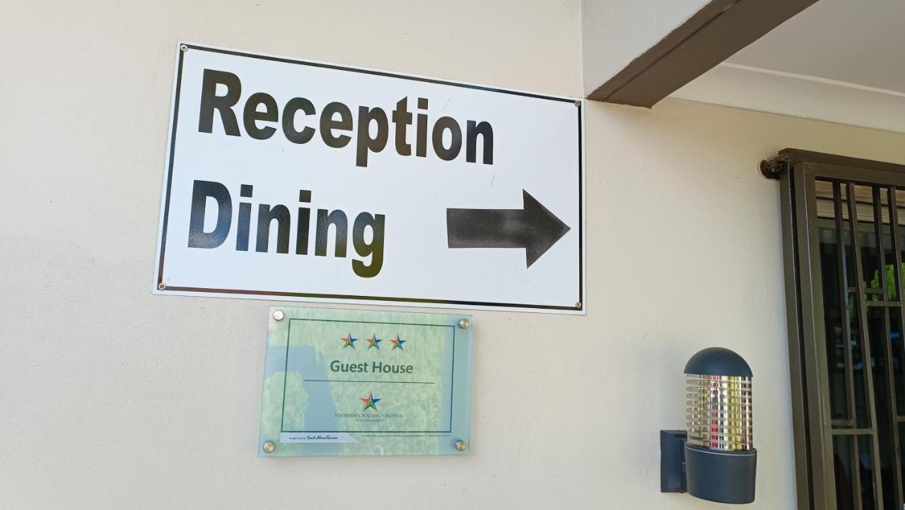 Lala Poa Guest House Klerksdorp Bagian luar foto
